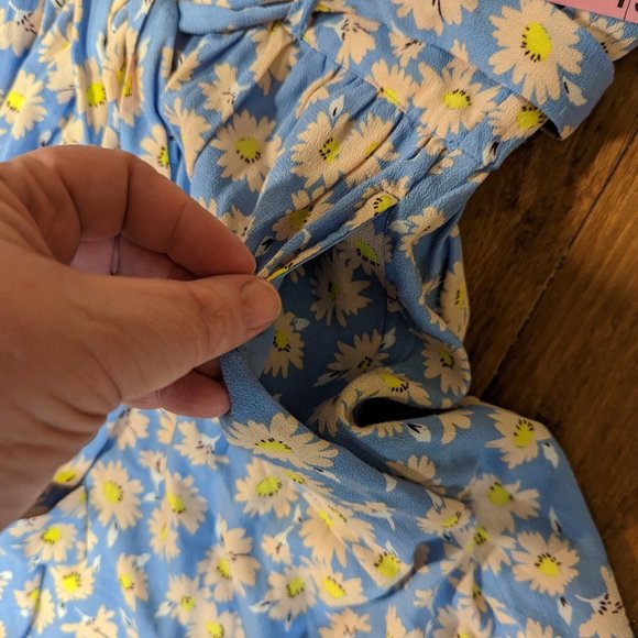 Who What Wear Polka Dot Daisy Paperbag Mini Skirt with Pockets 3/$20 - Picture 9 of 10